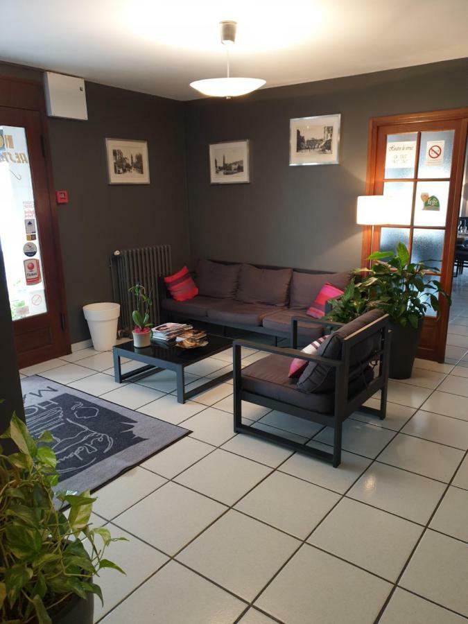 Hôtel Malpel Decazeville Buitenkant foto